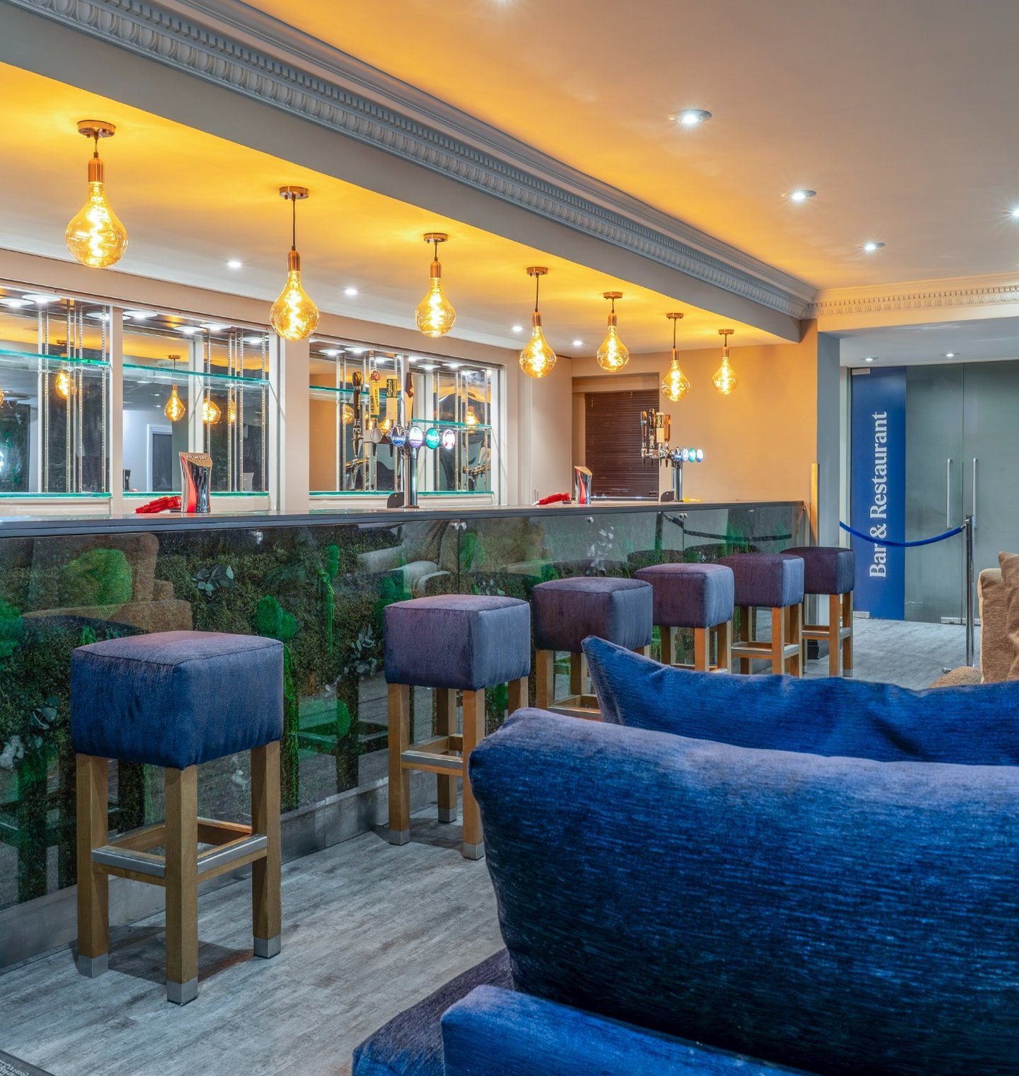 Daresbury Park Hotel Lounge Bar