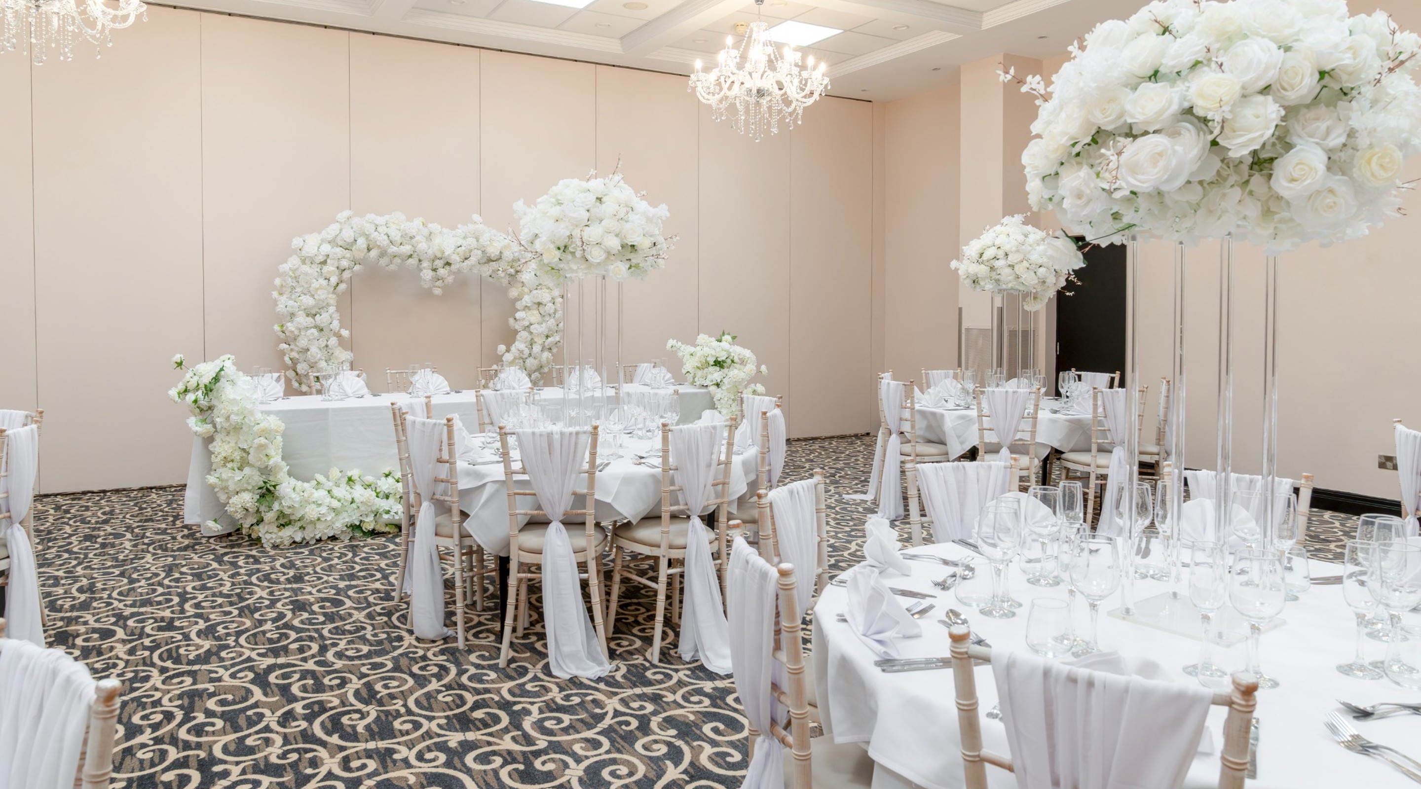 Daresbury Park Hotel Alice Suite