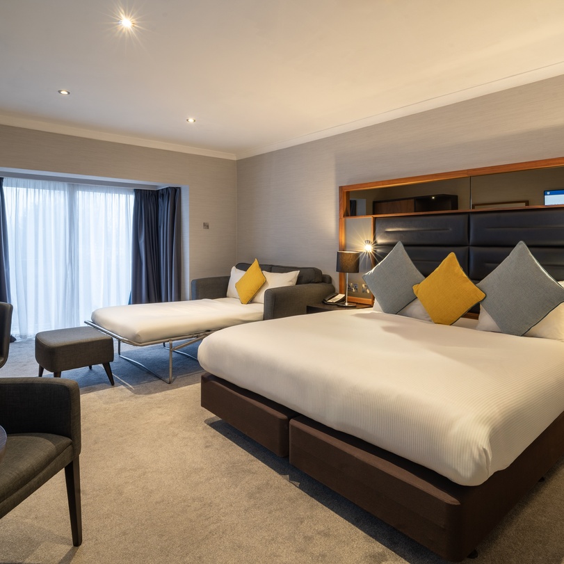 Felbridge - Gatwick Family Three Executive