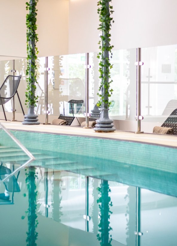 Felbridge Gatwick Swimming Pool 