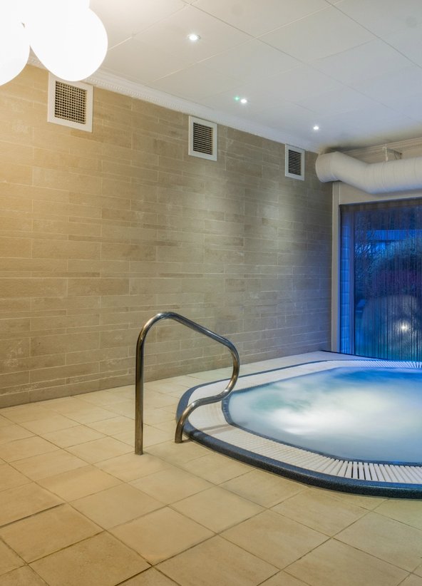 Felbridge Gatwick Swimming Pool 