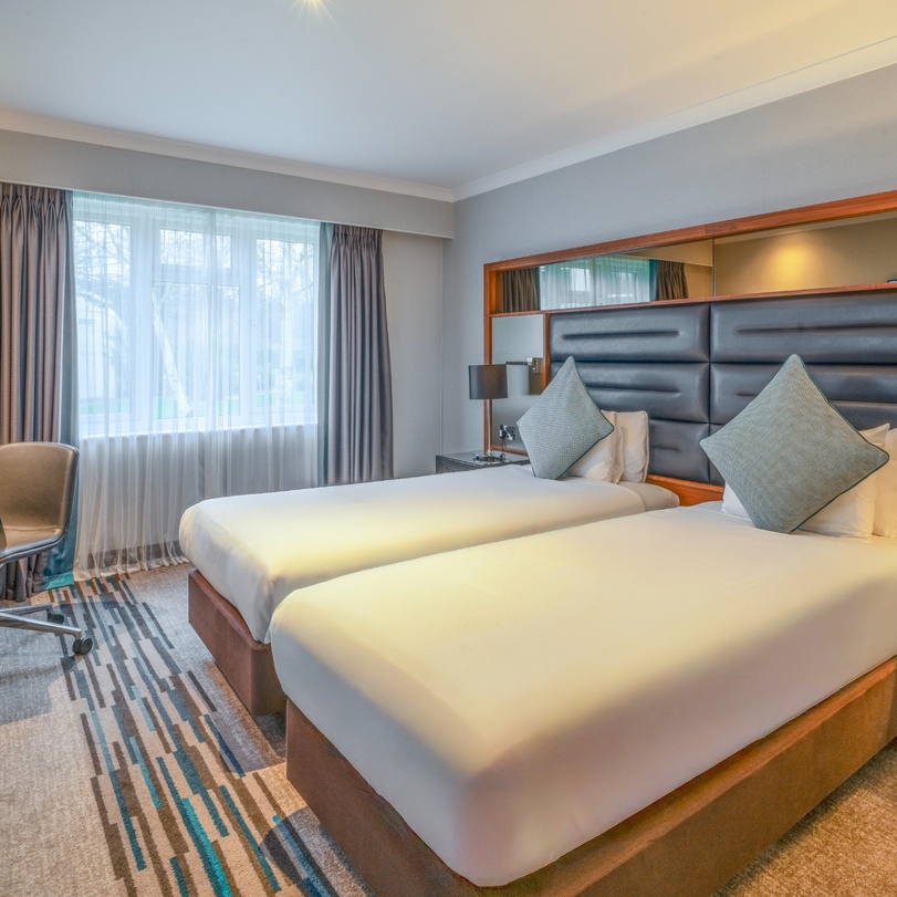 Felbridge - Gatwick Twin Standard